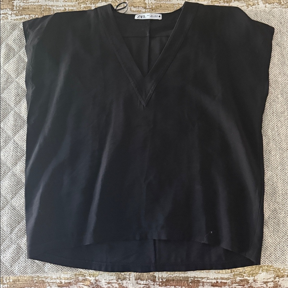 Zara Black Short Sleeve V-Neck Top